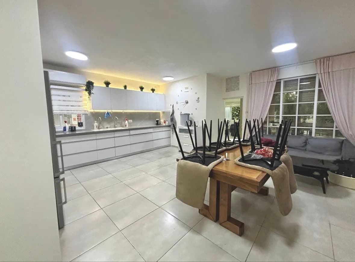 ים התיכון 14 קרית שמואל למכירה